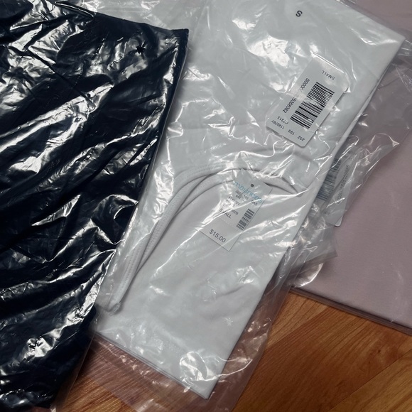 BOGO DEAL! |NWT|  Maurice’s Tanks Various Colours - Picture 2 of 15